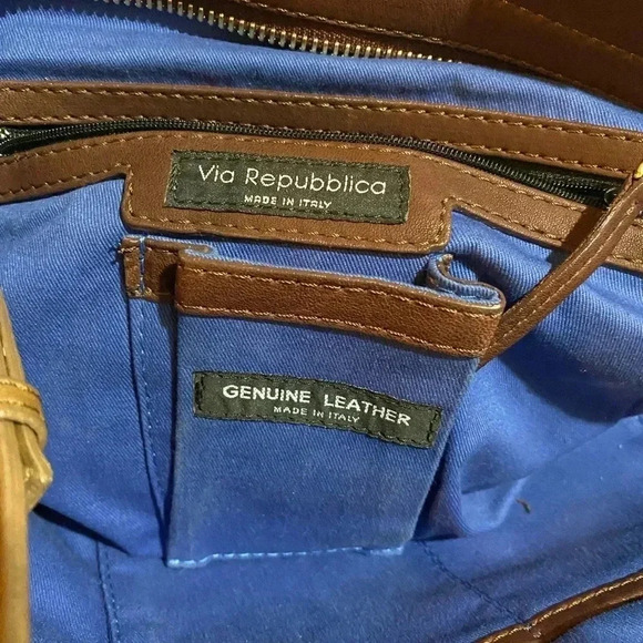 Via pepubblica plum beige leather unisex  briefcase ideas for work travel - Picture 14 of 15